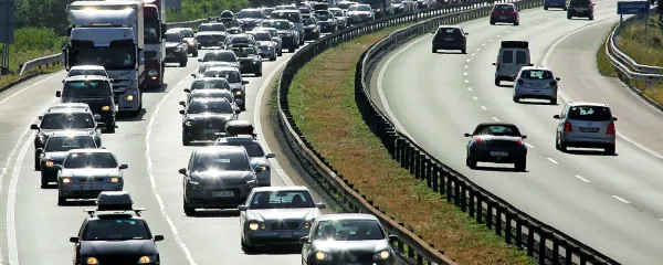 Bomo shujšali ali kupili širše hlače?