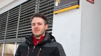 Stečajni upravitelj Rok Felicijan Pristovšek: “Po 12 ur na dan se 
trudim, da bi  uspeli nujne posle zaključiti  in da se proizvodnja ne 
ustavi, temveč z novima najemnikoma teče naprej.” 