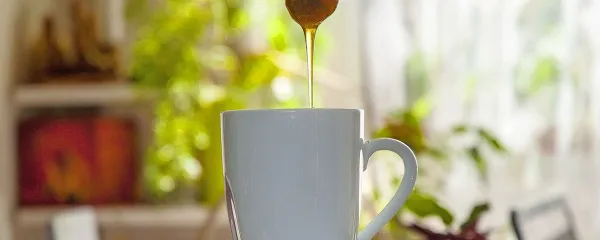 Mleko z medom za lažji spanec