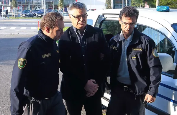 Edvard Progar je že jeseni leta 2013 nekaj dni preživel za zapahi 
koprskega pripora.
