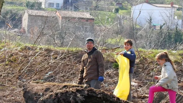 V Ajdovščini in Vipavi so za burjo pospravljali predvsem po 
obrežjih rek.