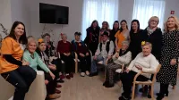 Po treh mesecih so uporabniki dnevnega centra Ruj zadovoljni, da 
se v njem vsak dan družijo, razgibavajo, ustvarjajo, ... 