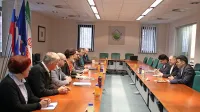 Iranski veleposlanik je podjetjem iz Vipavske doline obljubil 
pomoč pri iskanju partnerjev  na iranskem  tržišču. 

 