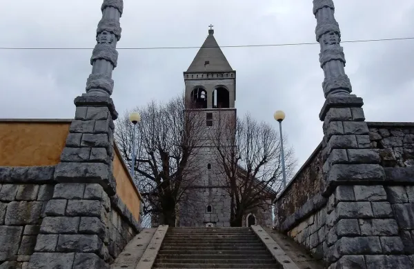 Cerkev v Tomaju bo končno postala kulturni spomenik lokalnega 
pomena. Domačini pa so že začeli zbirati denar za obnovo 
pilastrov.