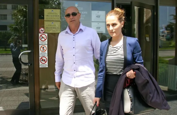 Vejsil Hot z odvetnico Tjašo Čarman po obravnavi na koprskem 
okrajnem sodišču
