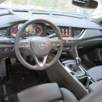 Notranjost navdušuje z ergonomijo, zamer je malo.