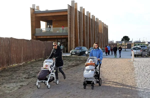 Obiskovalci so ostali ujeti na parkirišču
