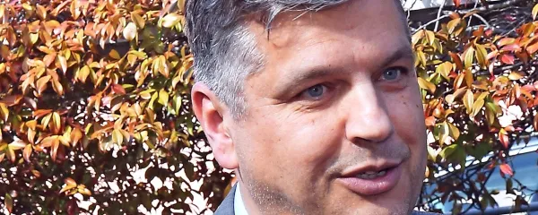 Ronald J van Heerwaarden