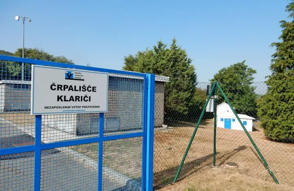 Za vodenje Kraškega vodovoda, ki z vodo iz Klaričev oskrbuje pet 
kraških občin, delno pa še Istro, se poteguje deset kandidatov.