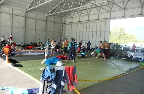 Aviofun namerava v hangarju namestiti dvigala za letala.