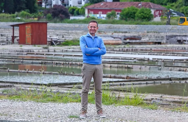 Robert Smrekar zagotavlja, da bo   vstop v Krajinski park Strunjan 
ostal brezplačen. Simbolno vstopnino   bi vpeljali le za  info 
center.   