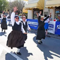  Šavrinke v simboličnem teku pred ciljno črto