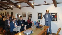 Spacalova galerija je bila v zadnjih 30 letih v Štanjelu tudi eno 
pomembnejših prostorov za kulturne in druge dogodke (na 
fotografiji je predstavitev projekta Agrotur novembra lani).  