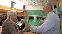 Predsednik ajdovskega Rdečega križa Rajko Troha je poseben  
pozdrav namenil    96-letni Mariji Kandus (na fotografiji) in Borisu 
Čermelju, najstarejšima udeležencema srečanja. 