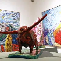 Na razstavi se družijo slike in skulpture, na katerih v glavnih vlogah nastopata tudi bik in burja. 