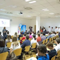 Zaključnih dejanj tekmovanja Popri se je udeležilo deset polfinalistov v vsaki kategoriji.