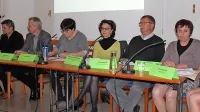 Na okrogli mizi so sodelovali (z leve): dr. Mitja Prelovšek, župana 
Igor Marentič in Robert Smrdelj, moderatorka Sabrina Mulec, 
Margareta Srebotnjak Borsellino, Florijan Poljšak, Majda Godina in 
Irena Sušelj Šajn.