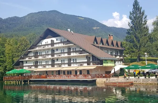 Med Galebovimi načrti je tudi turistični center ob jezeru Črnava na
Gorenjskem.