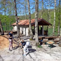 Uredili so tudi stavbo, imenovano jurček,  in jo pripravili za sezono 
piknikov.