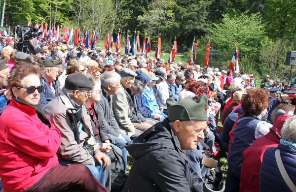 Na Nanosu so počastili  spomin na nanoško bitko, obeležili dan 
upora proti okupatorju  ter 70. obletnico Zveze združenj borcev za 
vrednote NOB Slovenije.