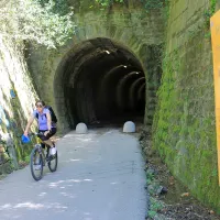 Kolesarska pot vodi na slovenskih tleh tudi skozi dva predora.