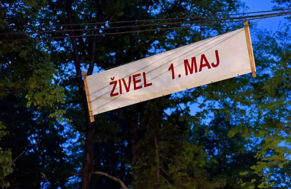 Prvega maja se bodo s prireditvami in kresovi spomnili v številnih 
primorskih krajih.
