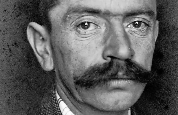 Ivan Cankar leta 1915, pri 39 letih, na fotografiji Frana Vesela  