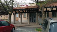 Novogoriški policisti še vedno iščejo roparja Nove KBM v Vipavi.