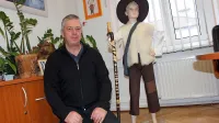 Miran Žitko je poskrbel, da je maskota pastirčka Jakoba dobila 
opravo, ki naj bi bila čim bolj podobna originalni. 