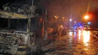Zaradi gorečega tovornjaka je bila avtocesta med Senožečami in 
Razdrtim zaprta več ur.