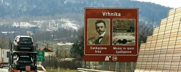 V Cankarjevem letu so na avtocesti pri Vrhniki ...
