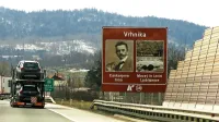 V Cankarjevem letu so na avtocesti pri Vrhniki ...