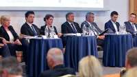 Predstavniki večjih slovenskih političnih strank so prisluhnili 
zahtevam  obrtnikov in manjših podjetnikov.