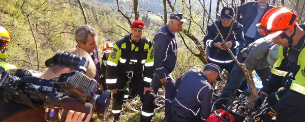 Miro Bozja (levo) je ustanovil in ostaja na čelu elitne skupine gasilce Gamsi. 