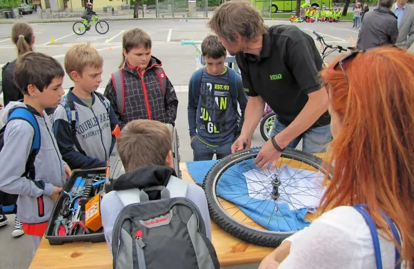 Celostno prometno strategijo in kolesarske poti  so pred dnevi 
predstavili pred Krpanovim domom in na dogodek povabili tudi 
otroke. 