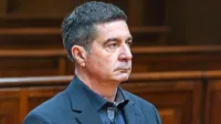 Robert Časar je na zatožno klop sedel še zaradi domnevno spornih 
poslov z Grafistom. Sojenje se bo začelo predvidoma jeseni.