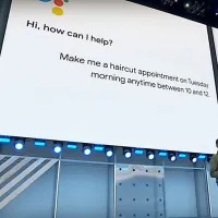 Storitev Duplex deluje tako, da ko Googlovemu asistentu naročite, 
naj vam uredi rezervacijo mize ali termin pri frizerki, sam izvede 
telefonski pogovor z osebo na drugi strani.