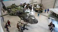 V trditvi “Obramba Slovenije je slaba” besedo “Slovenije” lahko razumemo kot 
osebek v 1. sklonu: Slovenija se brani; ali pa kot predmet v 4. sklonu: Slovenijo 
branijo. Zaradi tega je zveza “Obramba Slovenije” dvopomenska, torej dvoumna. Na 
videz je sicer slovnično pravilna, a je zaradi logike zgrešena, kajti sleherna trditev 
mora biti enopomenska, torej jasna, če želimo, da bo jezik dober in pravilen.  