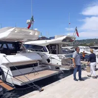 Poglede še danes privablja več kot 200 plovil