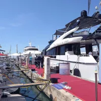 Poglede še danes privablja več kot 200 plovil