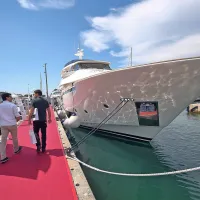 Poglede še danes privablja več kot 200 plovil