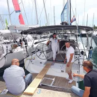 Poglede še danes privablja več kot 200 plovil