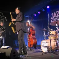 Igor Lumpert je z ameriškimi kolegi  doživeto predstavil svoj novi, 
v ZDA izdani album 11.