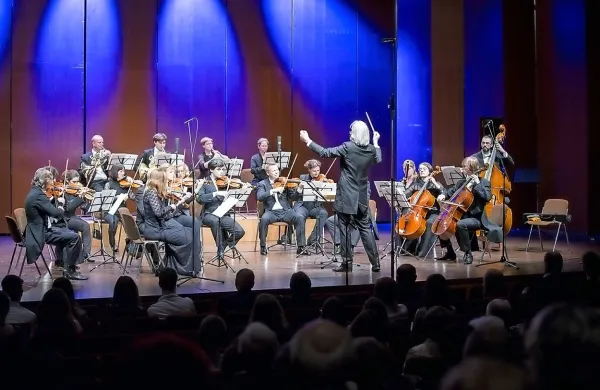 Kammersymphonie Berlin in dirigent  Jürgen Bruns sta spet navdušila goriško občinstvo.  