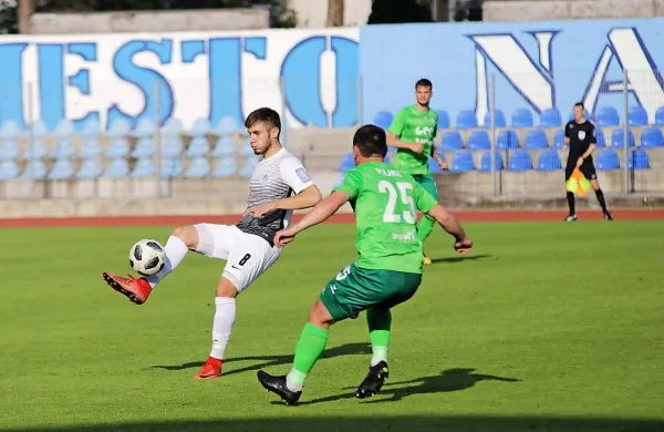 Ćazim Suljić (levo) je imel priložnost za zadetek, a ni imel sreče.