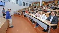 V ospredju dekan Janez Mekinc, za njim  Emil Juvan  s Turistice,  v prvi vrsti pa: Matej Planko, Sara Milenkovski, 
Sandra Martinčić Loboda, Jožica Peljhan, Borut Peric in  Metod Šuligoj, prav tako  s Turistice.       