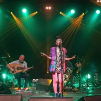 Alsarah & The Nubatones so v Monfort prinesli zvok vzhodne Afrike ter ga združili z elektro popom.

