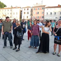 Monfort kot glasbena palača drugačne godbe