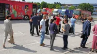 V Postojni se je včeraj zbralo enajst ekip slovenskih potujočih 
knjižnic, pa tudi kolegi iz Hrvaške in Madžarske.
