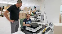 Do konca meseca načrtujejo v podjetju MAG-LEV Audio izdelati 
stoti lebdeči gramofon.